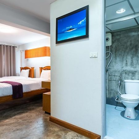 Go Inn V ข้าวสาร Bangkok Esterno foto